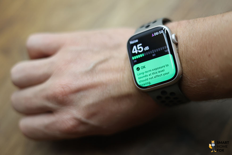 Man sieht die Analyse der Umgebungsgeräusche auf der Apple Watch 8.
